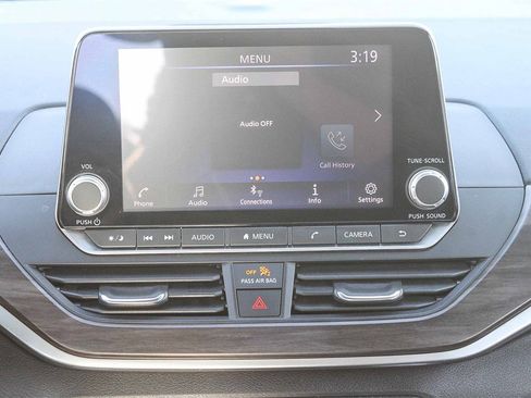 Used 2024 Nissan Altima 2.5 SV image 18