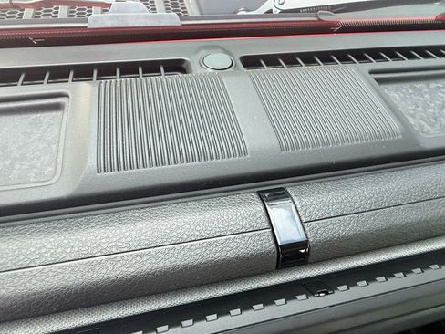 Certified 2025 Jeep Gladiator Sport image 12