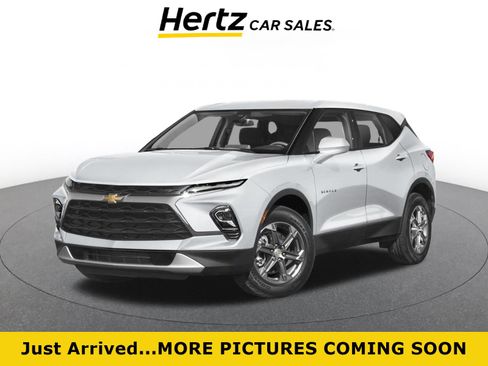 Used 2025 Chevrolet Blazer LT FWD image 1