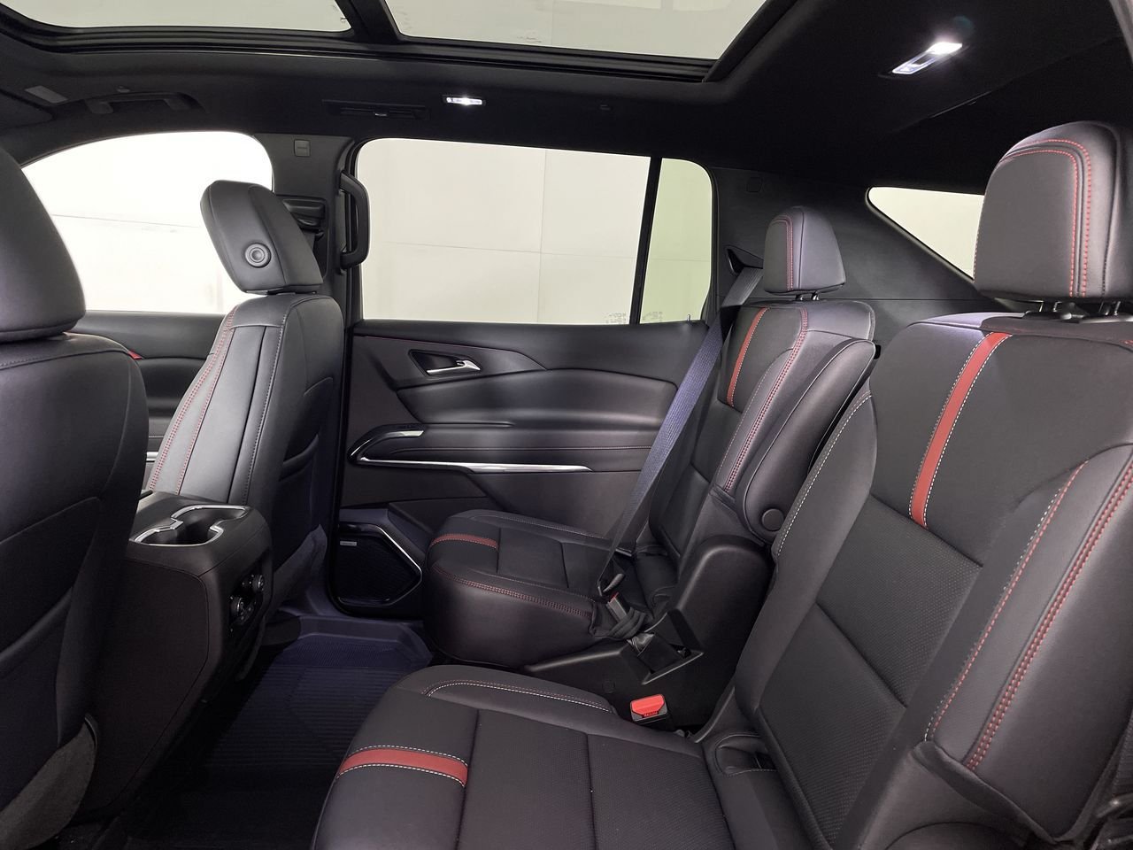 New 2026 Chevrolet Traverse RS w/ LPO, Floor Liner Package AWD/4WD image 89