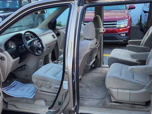 Used 2004 Honda Odyssey LX image 3