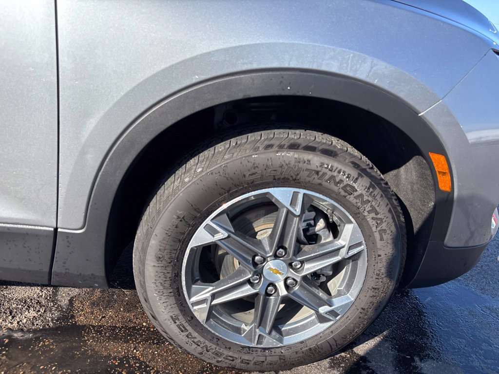 Used 2024 Chevrolet Blazer LT w/ Convenience Package FWD image 12
