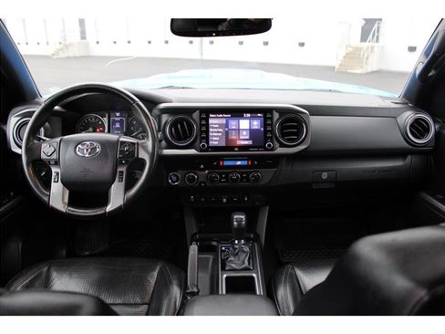 Used 2020 Toyota Tacoma TRD Sport w/ TRD Premium Sport Package image 10