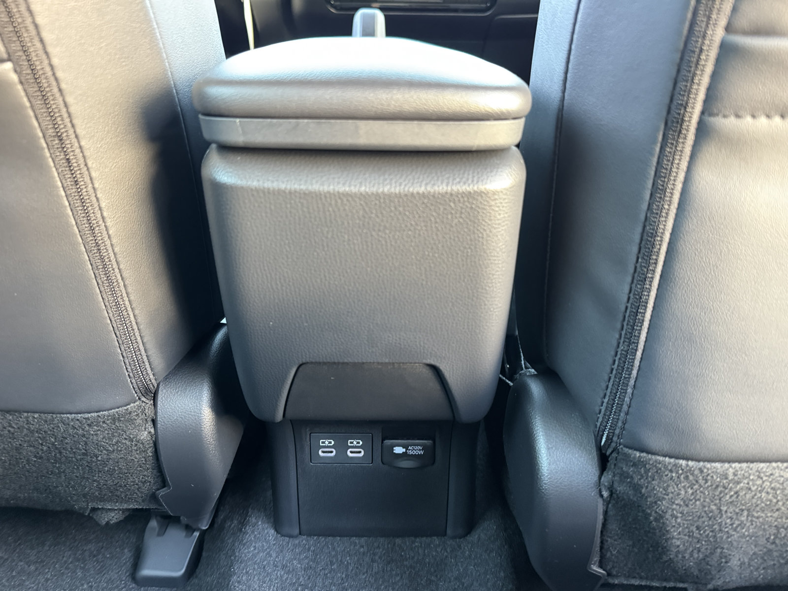 New 2027 Toyota Prius Plug-In Hybrid FWD image 7