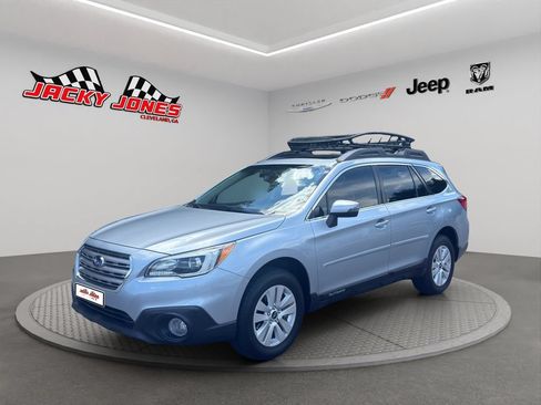 Used 2017 Subaru Outback 2.5i Premium AWD/4WD image 2