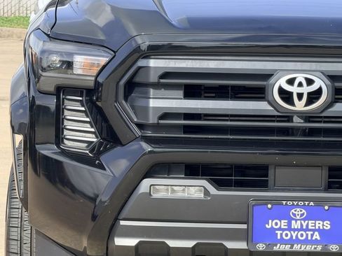 Used 2024 Toyota Tacoma SR5 AWD/4WD image 4