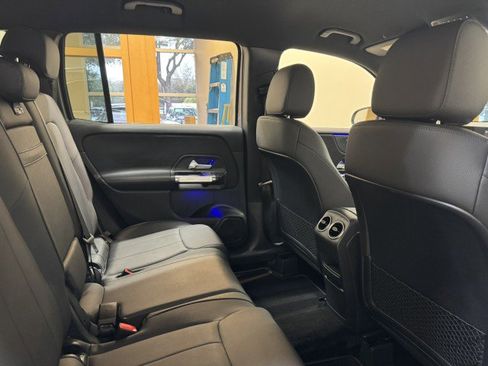 Certified 2025 Mercedes-Benz GLB 250 image 10