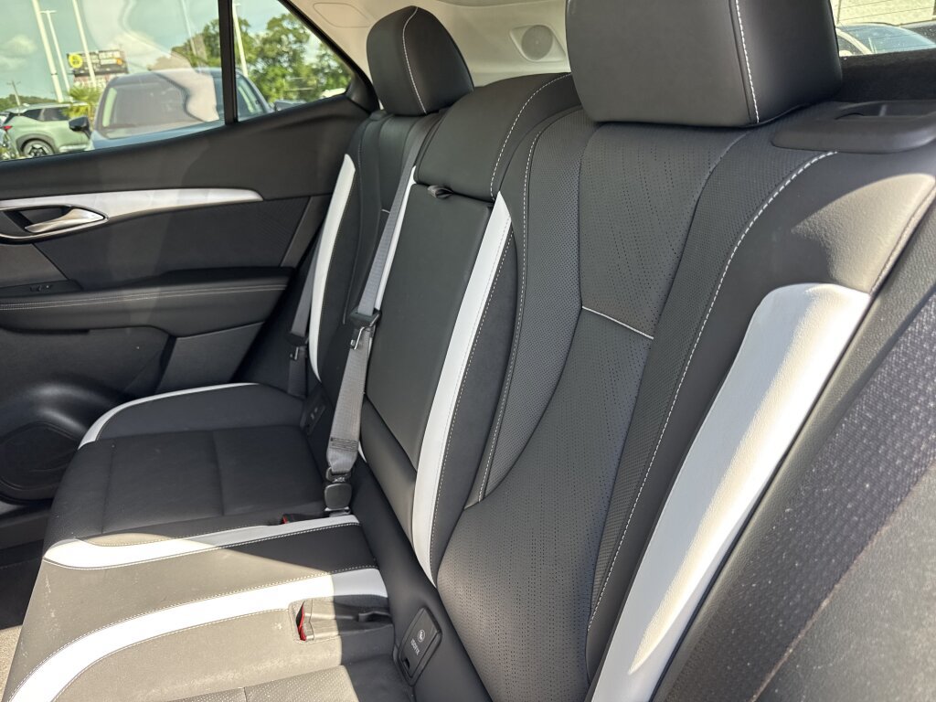 Used 2024 Buick Envision Sport Touring AWD/4WD image 28