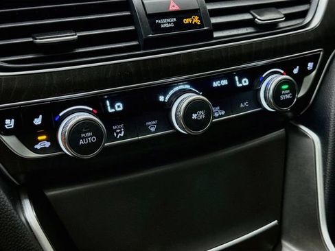 Used 2022 Honda Accord Touring image 16