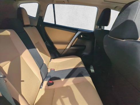 Used 2018 Toyota RAV4 XLE FWD image 18