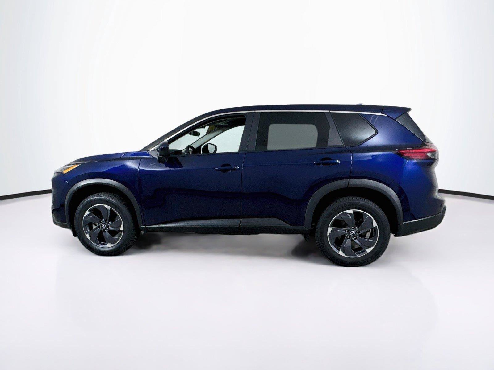 Used 2025 Nissan Rogue SV FWD image 3