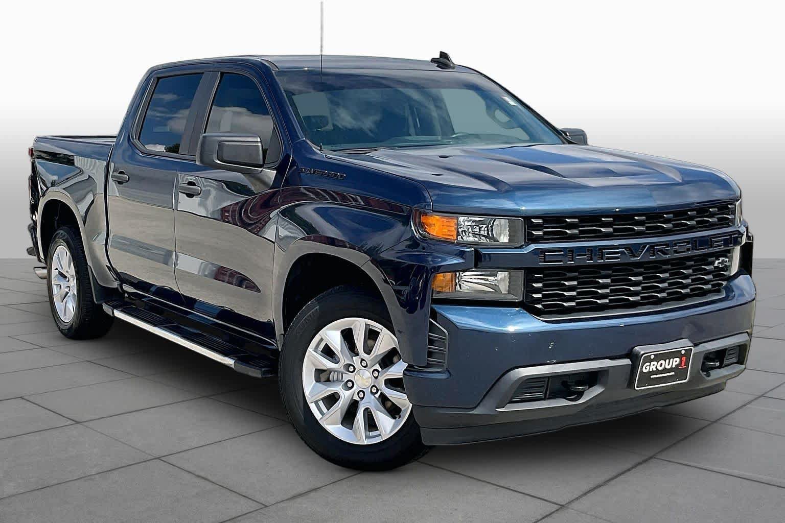 Used 2020 Chevrolet Silverado 1500 Custom w/ Custom Value Package RWD image 3