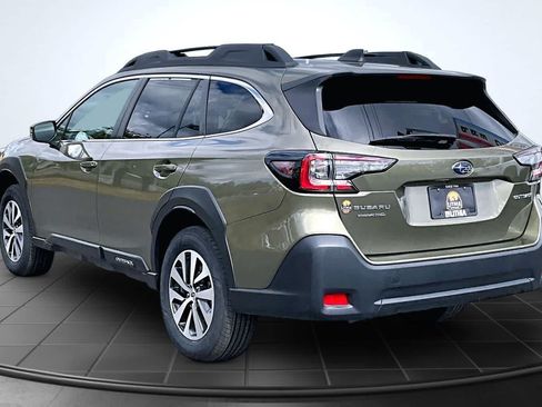 Used 2025 Subaru Outback Premium AWD/4WD image 4