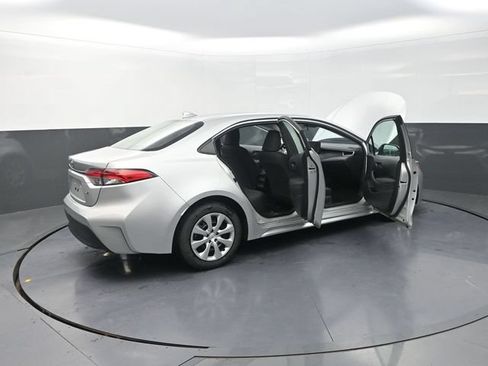 Used 2025 Toyota Corolla LE FWD image 45