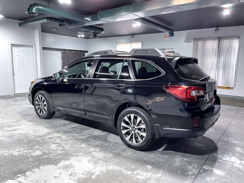 Used 2017 Subaru Outback 2.5i Limited image 6