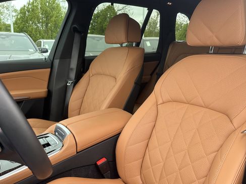 Certified 2025 BMW X5 M60i AWD/4WD image 18