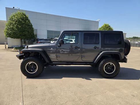Used 2017 Jeep Wrangler Unlimited Sport w/ Quick Order Package 24S AWD/4WD image 3