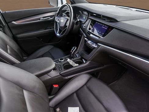 Used 2022 Cadillac XT6 Luxury image 31