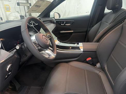 Used 2026 Mercedes-Benz GLC 300 image 14