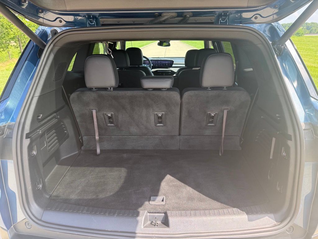 Used 2025 Buick Enclave Preferred w/ LPO, Floor Liner Package FWD image 6