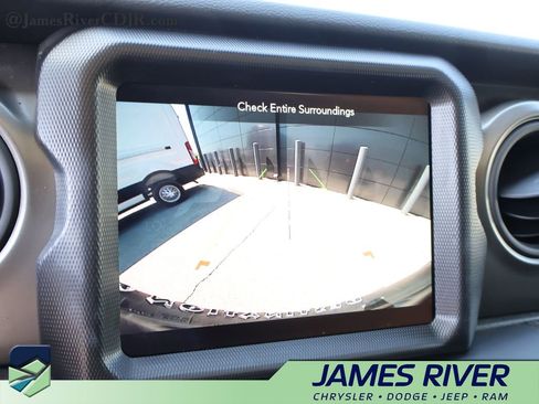 Used 2023 Jeep Wrangler Unlimited w/ Cold Weather Group AWD/4WD image 33
