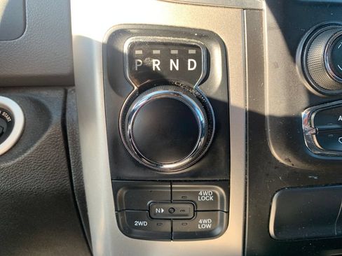 Used 2019 RAM 1500 Classic SLT w/ SLT Plus D←cor Group AWD/4WD image 24