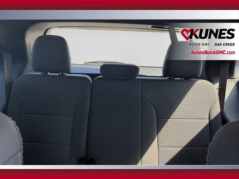 Used 2024 Chevrolet Traverse LT AWD/4WD image 38