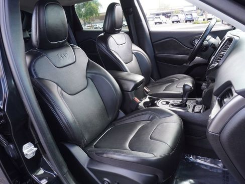 Used 2021 Jeep Cherokee Latitude Lux w/ Comfort/Convenience Group image 12