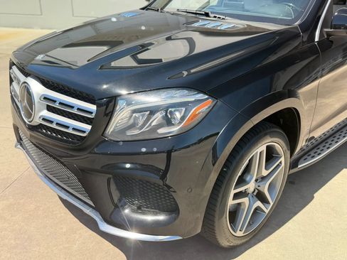 Used 2017 Mercedes-Benz GLS 550 4MATIC image 2