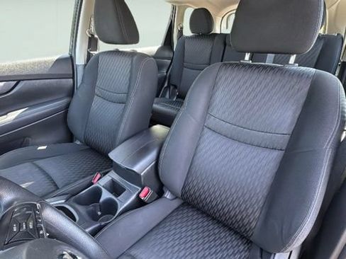 Used 2018 Nissan Rogue S AWD/4WD image 13