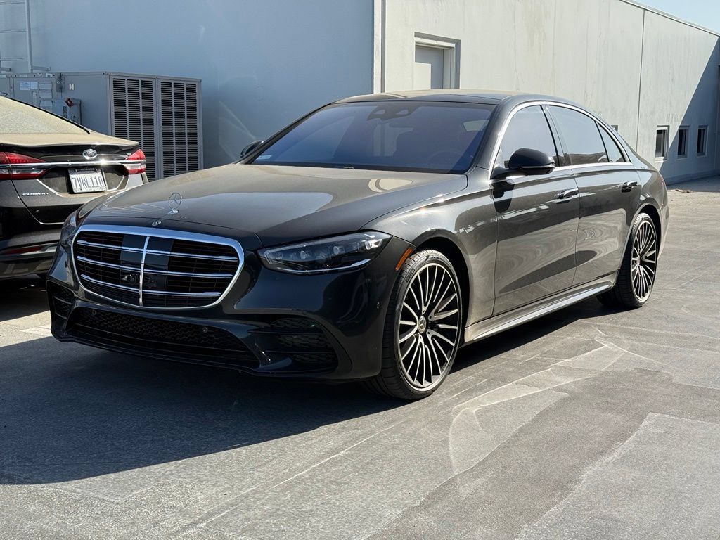 Used 2022 Mercedes-Benz S 580 4MATIC Sedan image 1