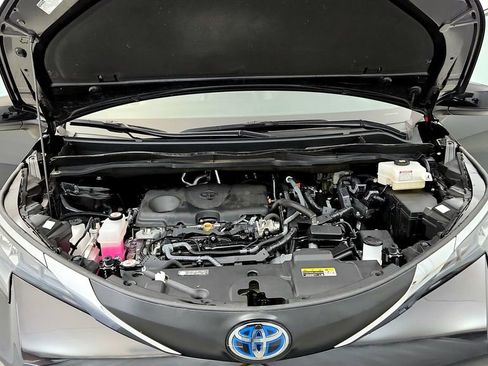 Certified 2024 Toyota Sienna XLE FWD image 15
