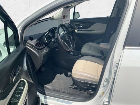 Used 2019 Buick Encore Essence w/ Experience Buick Package FWD image 10