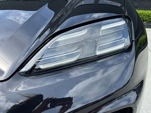 Certified 2025 Porsche Macan 4S Electric image 13