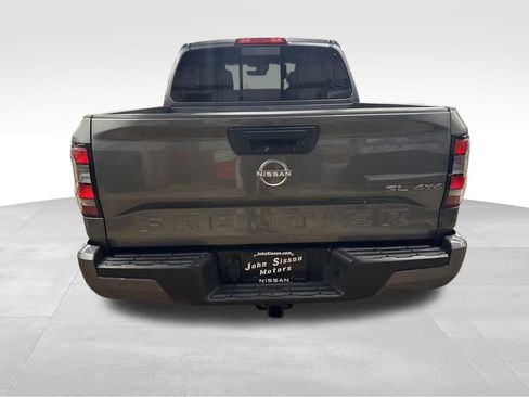 Certified 2024 Nissan Frontier SL image 4