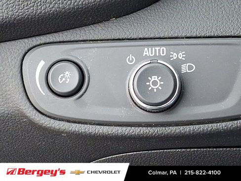 Certified 2022 Chevrolet Trax LT w/ Sport Edition image 27