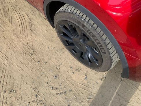 Used 2024 Tesla Model Y Long Range AWD/4WD image 8