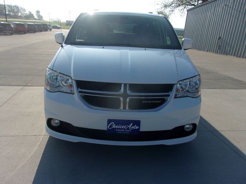 Used 2019 Dodge Grand Caravan SXT FWD image 5