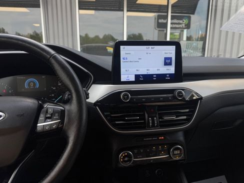 Used 2021 Ford Escape SE FWD image 8