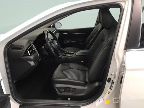 Used 2023 Toyota Camry SE w/ Cold Weather Package image 14