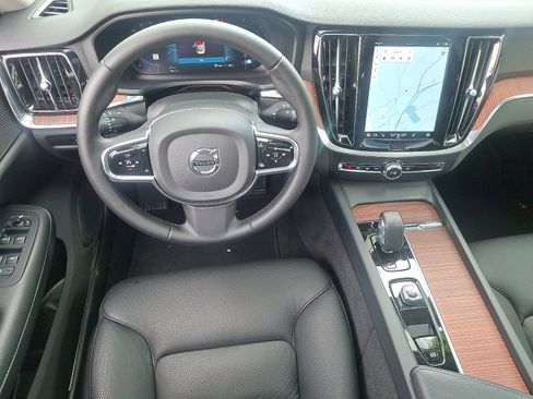 Certified 2024 Volvo S60 B5 Plus image 11