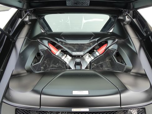 Used 2017 Acura NSX image 16