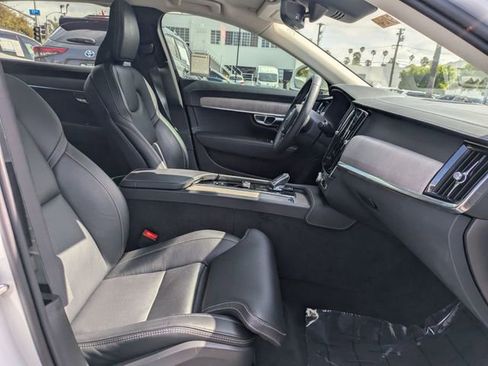 Certified 2023 Volvo S90 B6 Ultimate w/ Protection Package Premier AWD/4WD image 28