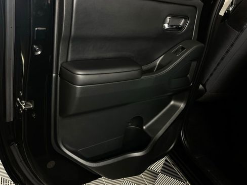 Used 2025 Nissan Frontier SV w/ SV Convenience Package image 25