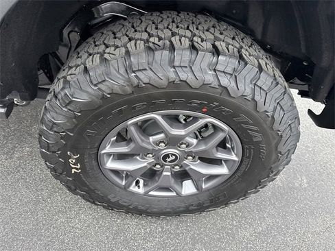 New 2025 Ford Bronco Badlands image 12