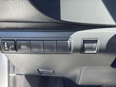 Used 2022 Toyota Corolla LE FWD image 14