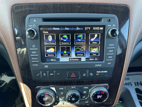 Used 2017 Chevrolet Traverse Premier image 26