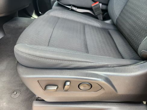 Certified 2025 Chevrolet Silverado 1500 LT AWD/4WD image 24