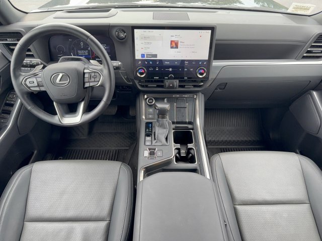 Used 2025 Lexus GX 550 w/ Accessory Package (2T) AWD/4WD image 28