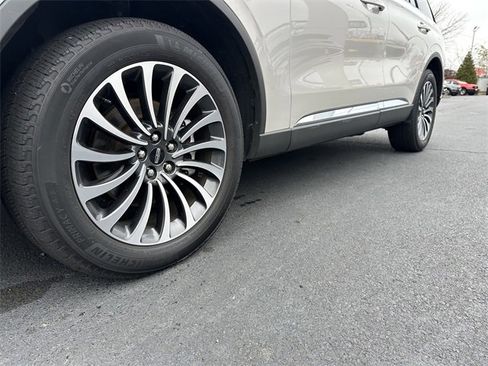 Certified 2022 Lincoln Aviator AWD w/ Premium Package image 12